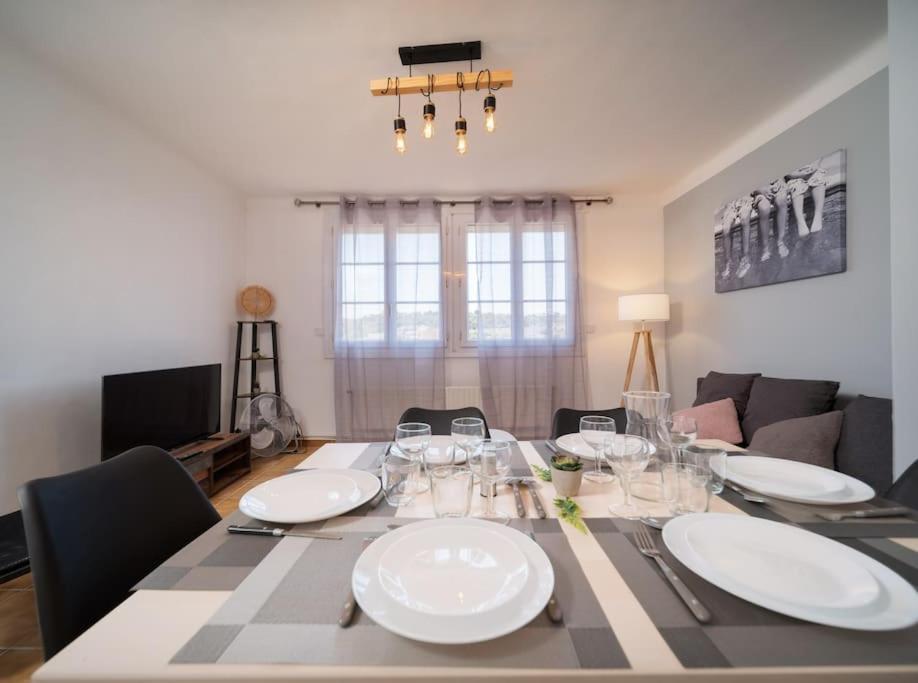 Appartement Tout Equipe Traversant 6 A 8 Couchages Marselha Exterior foto