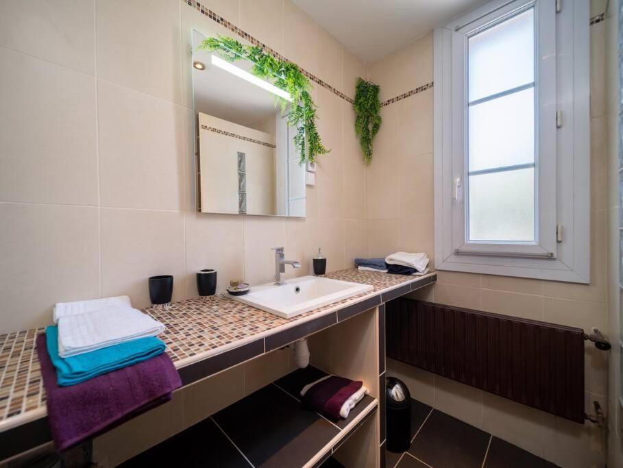 Appartement Tout Equipe Traversant 6 A 8 Couchages Marselha Exterior foto