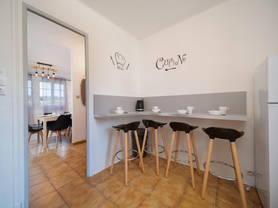 Appartement Tout Equipe Traversant 6 A 8 Couchages Marselha Exterior foto